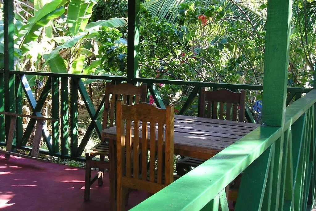 Moves Rasta Cottage Negril