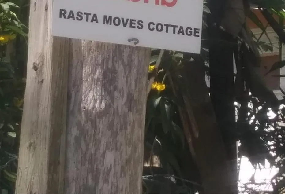 Moves Rasta Cottage 内格里尔 度假居